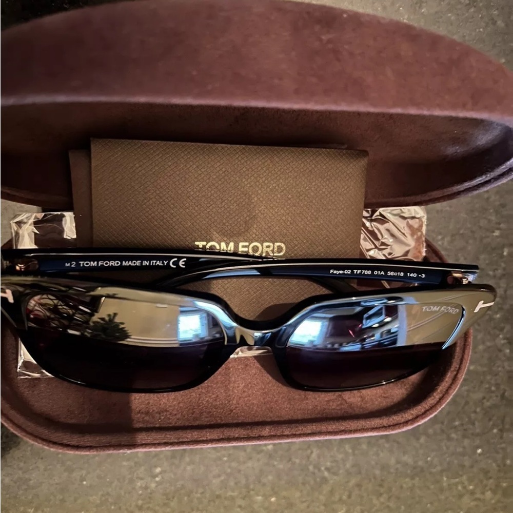 Tom Ford ‘Faye’ Sunglasses - Picture 8 of 15